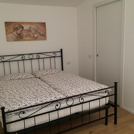 Casina Rosa Apartment เชร์ตาลโด ห้อง รูปภาพ